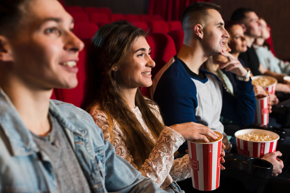 Groupe Jeunes Au Cinema